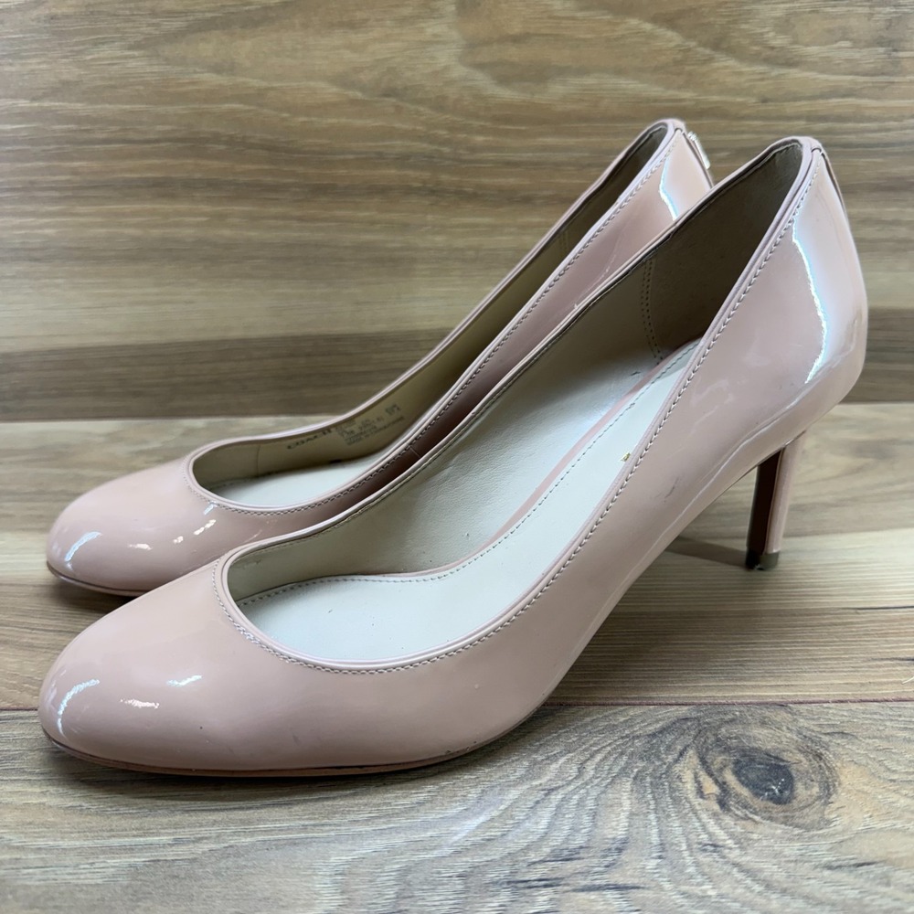 Coach Devon Pumps‎ Womens 7.5 Nude Camel Patent Leather Mid Heel